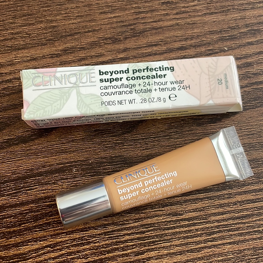 Clinique Beyond Perfecting Super Concealer Camouflage + 24 Hour Wear Medium